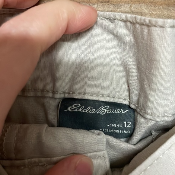 Eddie Bauer size 12 Tan High Waisted 5” Chino Shorts with Pork Chop Pockets - Picture 2 of 11
